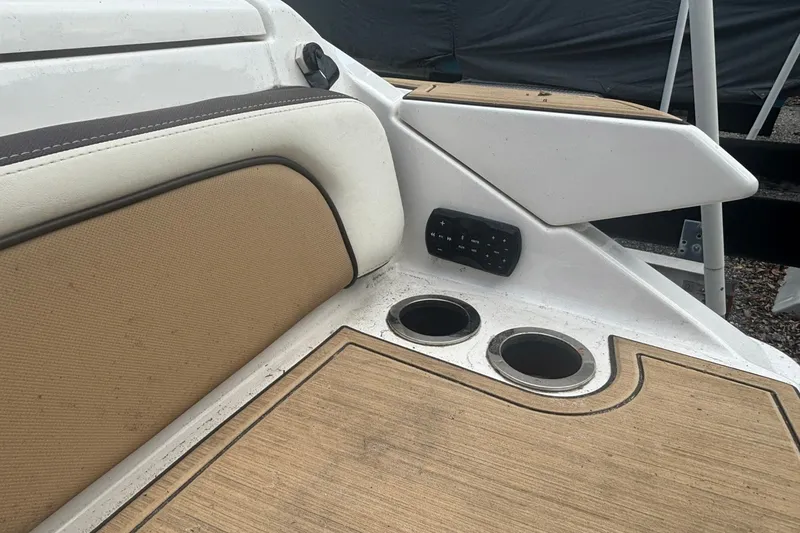 Slide: The Image of Yamaha 275SE 2021 - 7231435
