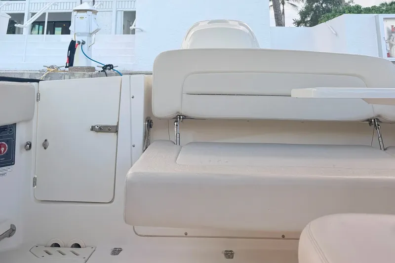 Slide: The Image of Boston Whaler 230 Vantage 2020 - 7153543