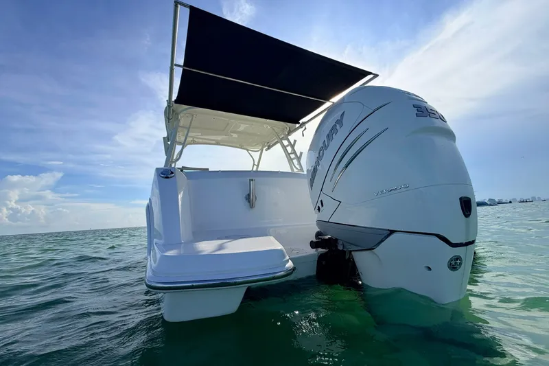Slide: The Image of Boston Whaler 230 Vantage 2020 - 7153513