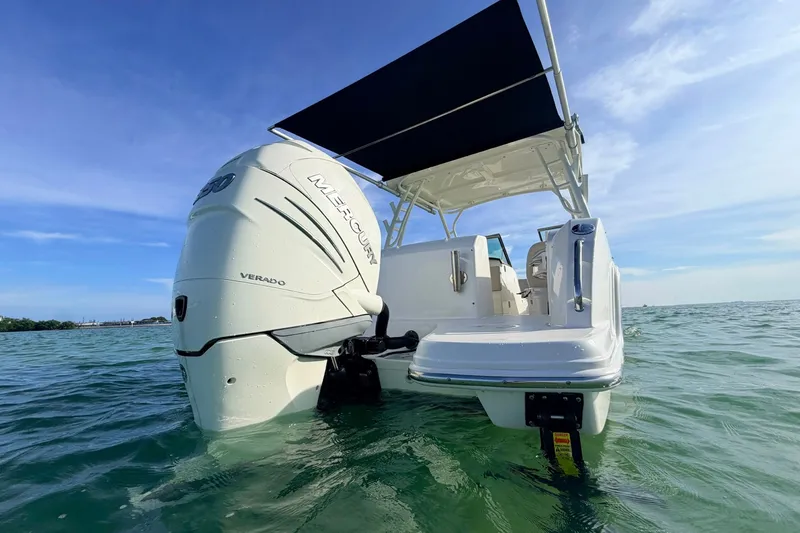 Slide: The Image of Boston Whaler 230 Vantage 2020 - 7153518