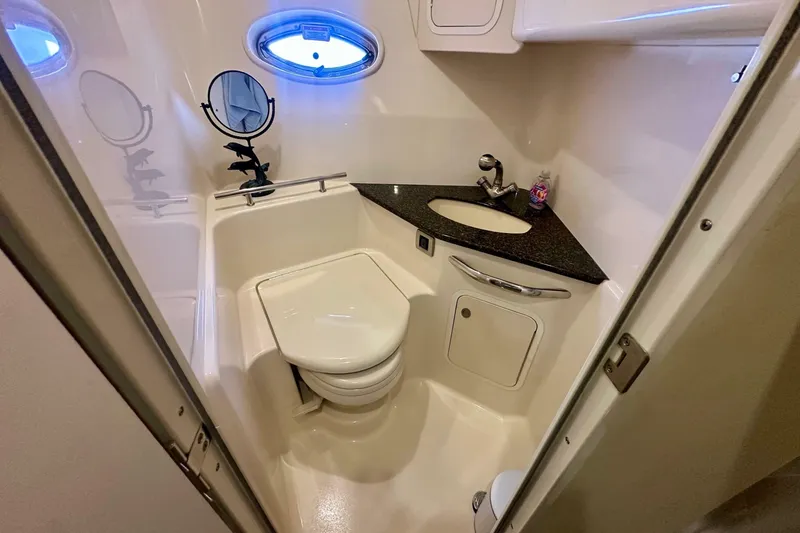 Slide: The Image of Sea Ray 44 Sundancer 2007 - 7153665