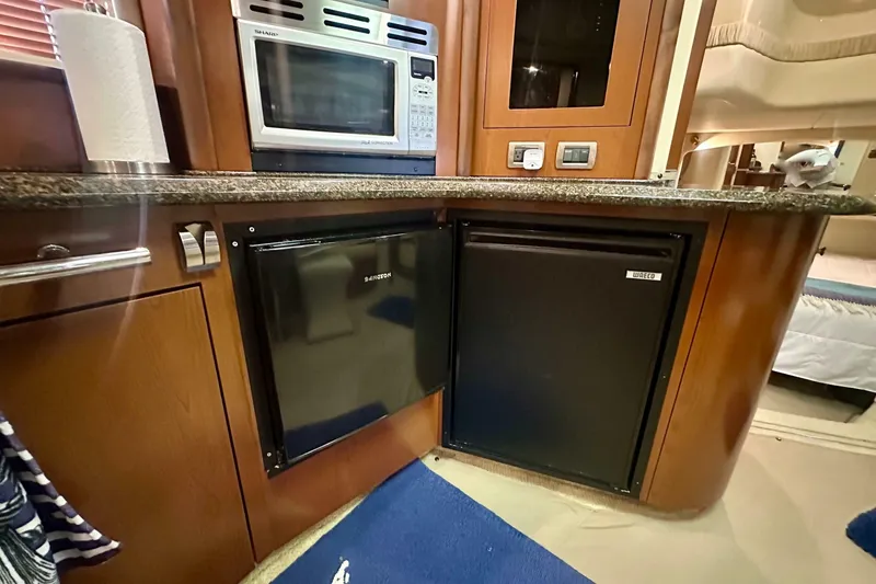 Slide: The Image of Sea Ray 44 Sundancer 2007 - 7153655