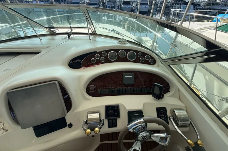 Slide: The Image of Sea Ray 380 Sundancer 1999 - 7153675