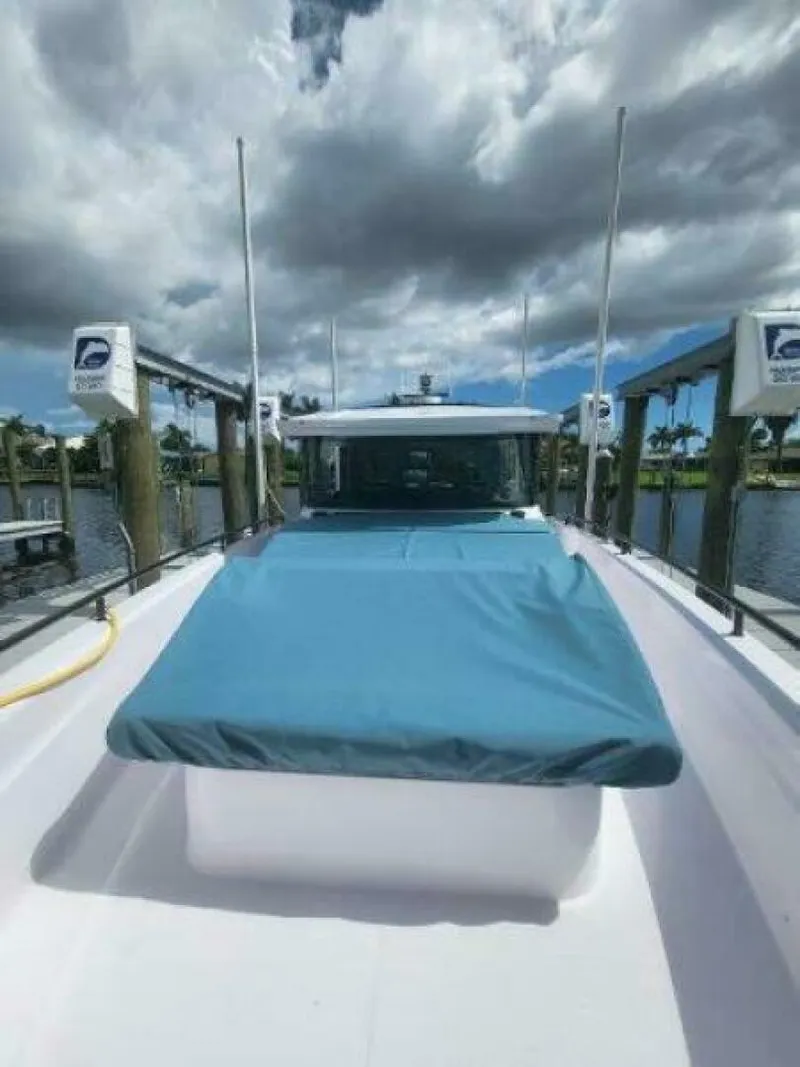 Slide: The Image of Axopar 37 XC CROSS CABIN 2024 - 7155025