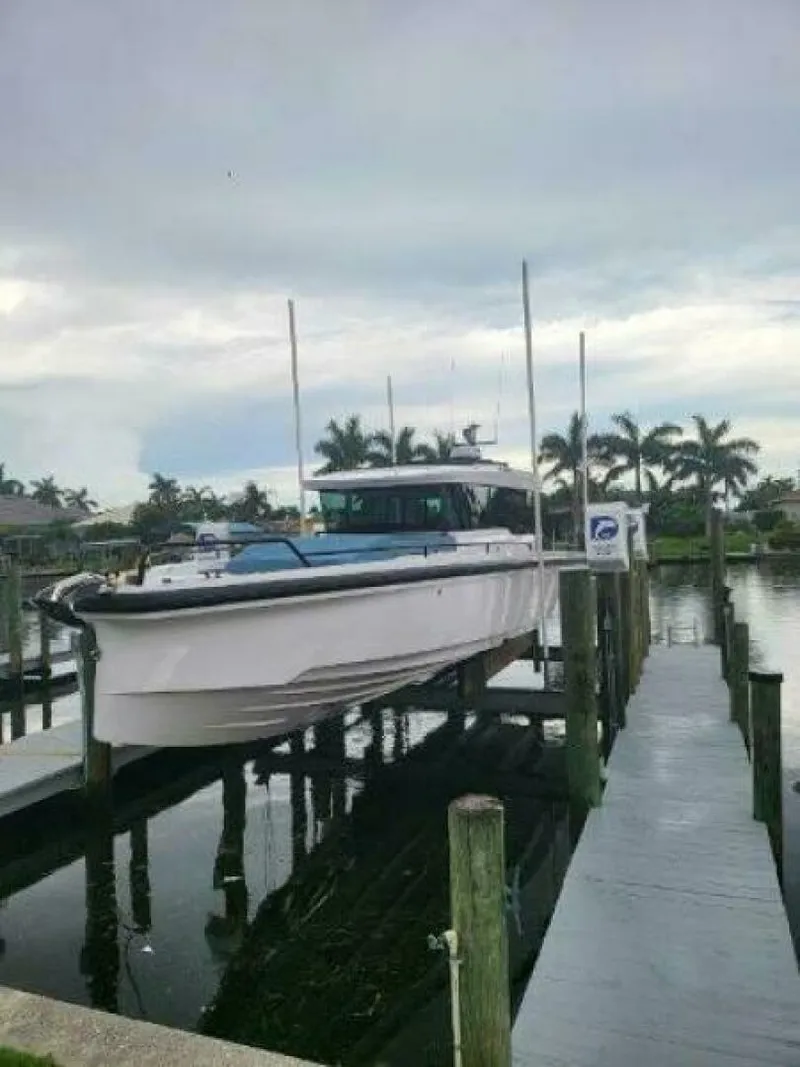 Slide: The Image of Axopar 37 XC CROSS CABIN 2024 - 7155010