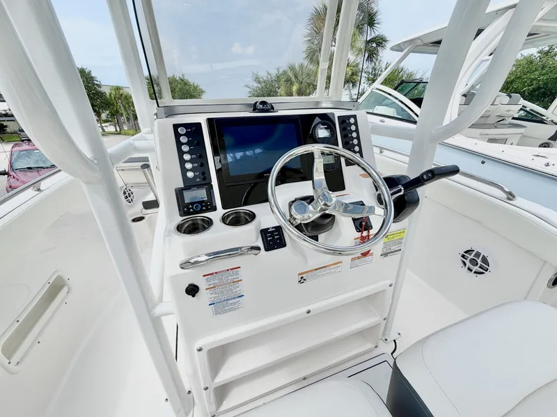 Slide: The Image of Robalo 22 2024 - 7155063