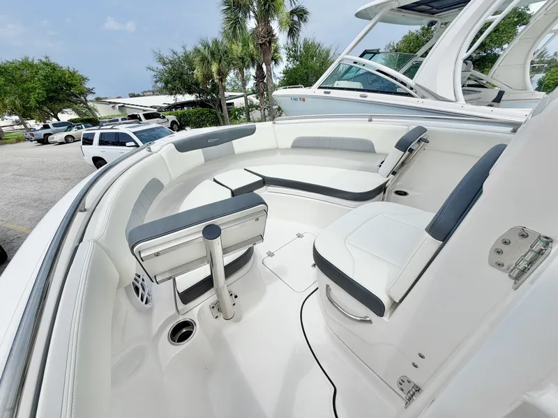 Slide: The Image of Robalo 22 2024 - 7155068