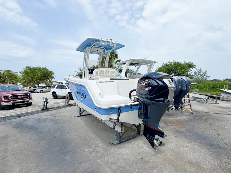 Slide: The Image of Robalo 22 2024 - 7155052