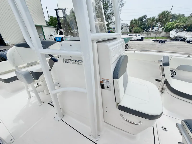 Slide: The Image of Robalo 22 2024 - 7155046