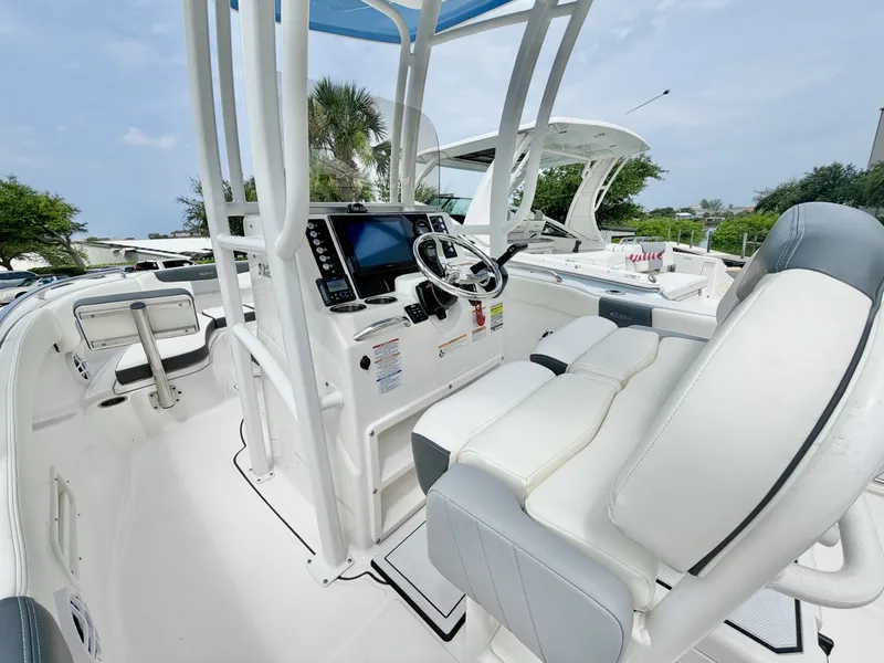 Slide: The Image of Robalo 22 2024 - 7155062