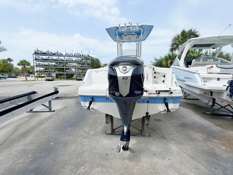 Slide: The Image of Robalo 22 2024 - 7155053