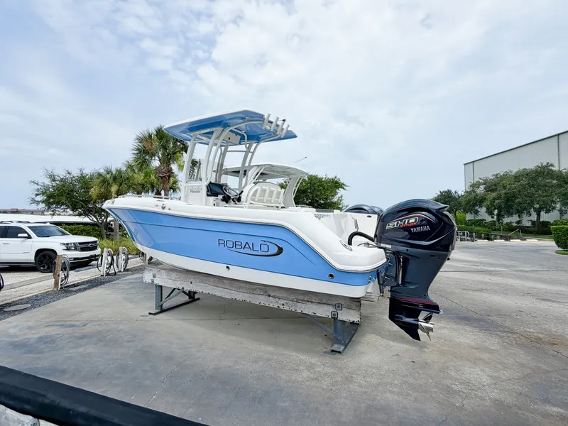Slide: The Image of Robalo 22 2024 - 7155051