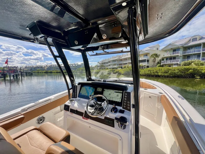 Slide: The Image of Robalo R302 Center Console 2025 - 7155340