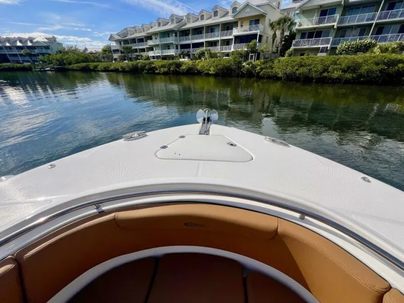 Slide: The Image of Robalo R302 Center Console 2025 - 7384910