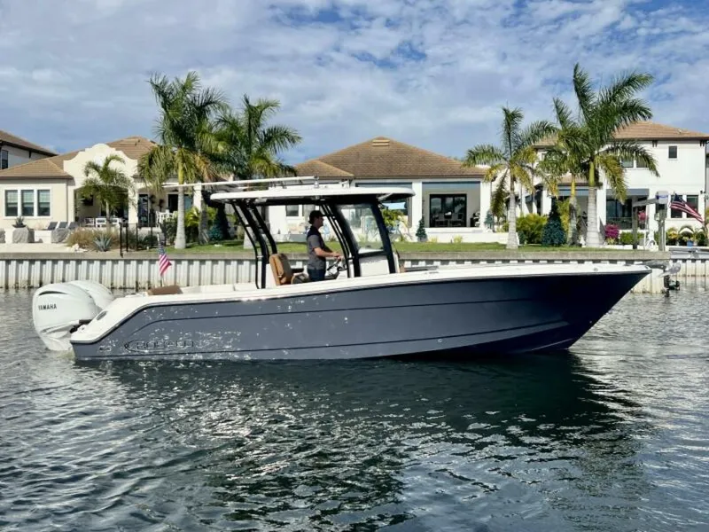 Slide: The Image of Robalo R302 Center Console 2025 - 7384898