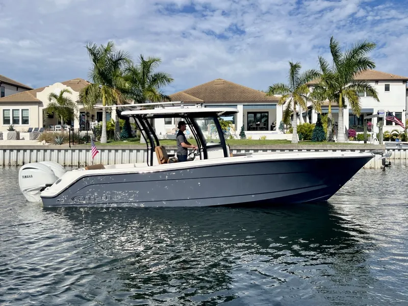 Slide: The Image of Robalo R302 Center Console 2025 - 7155332