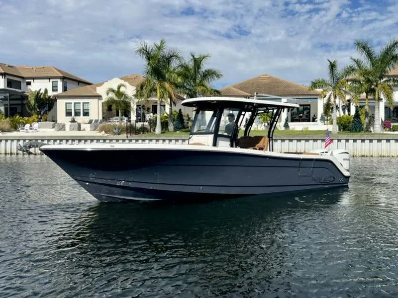 Slide: The Image of Robalo R302 Center Console 2025 - 7384893