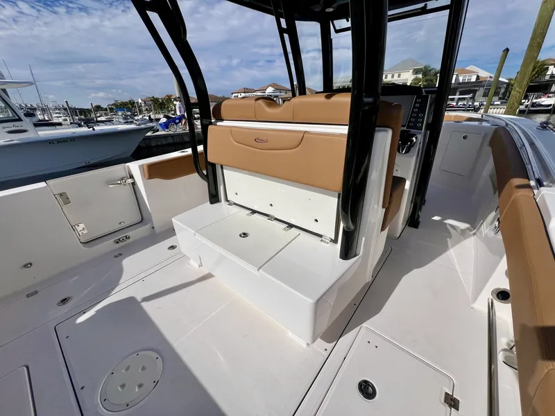 Slide: The Image of Robalo R302 Center Console 2025 - 7155333