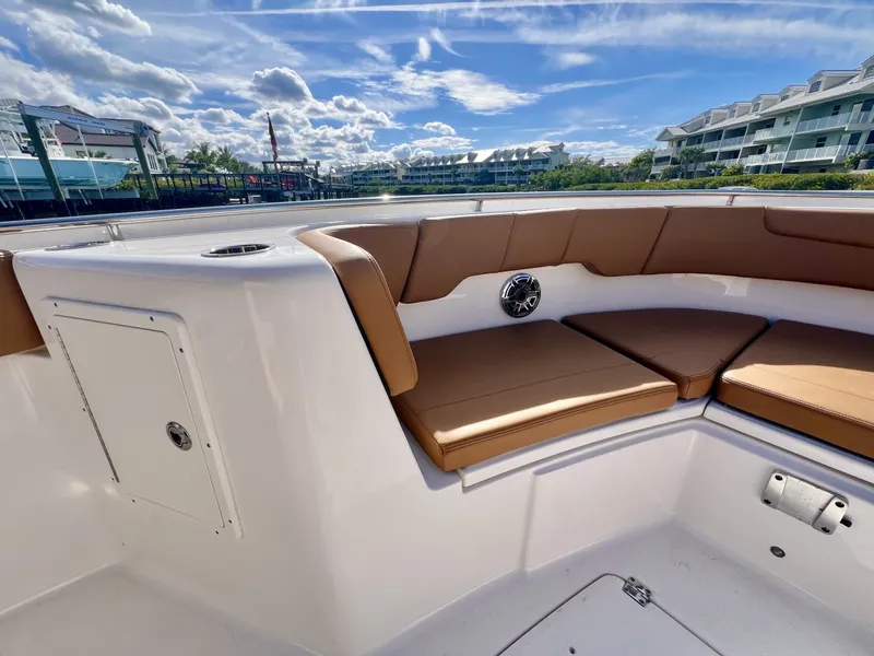 Slide: The Image of Robalo R302 Center Console 2025 - 7155345