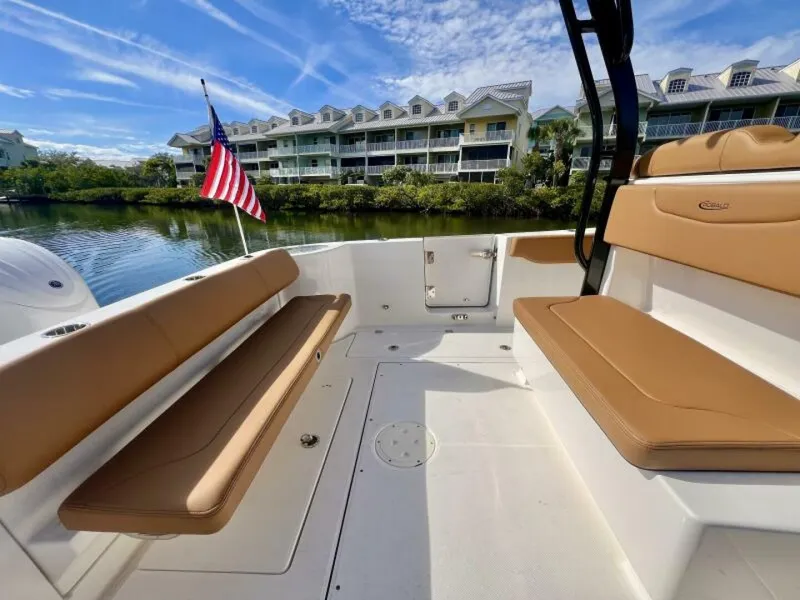 Slide: The Image of Robalo R302 Center Console 2025 - 7384901