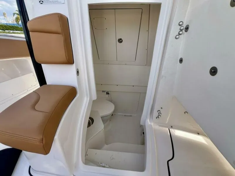 Slide: The Image of Robalo R302 Center Console 2025 - 7384913