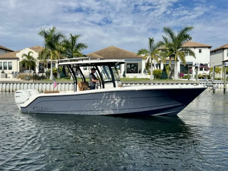 Slide: The Image of Robalo R302 Center Console 2025 - 7384896