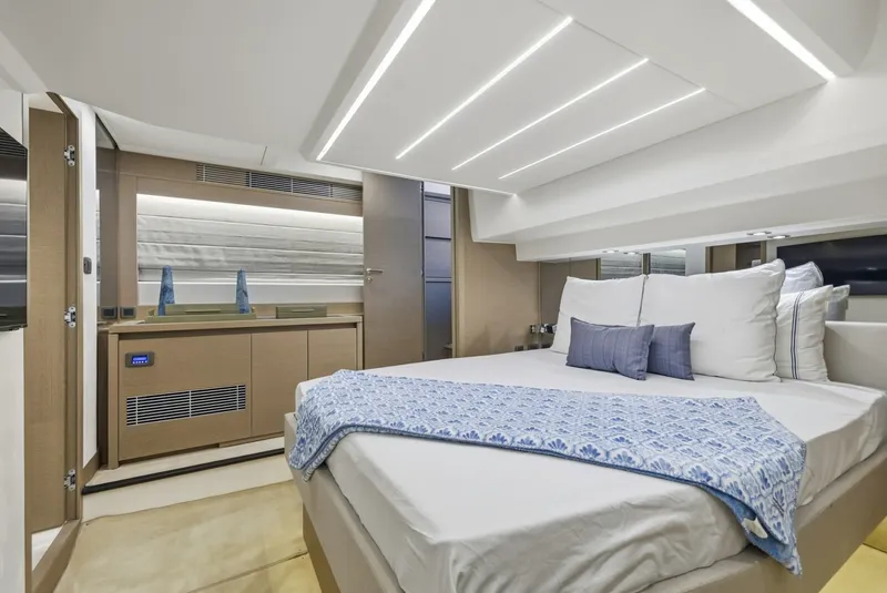 Slide: The Image of Prestige 520 Fly 2023 - 7155496
