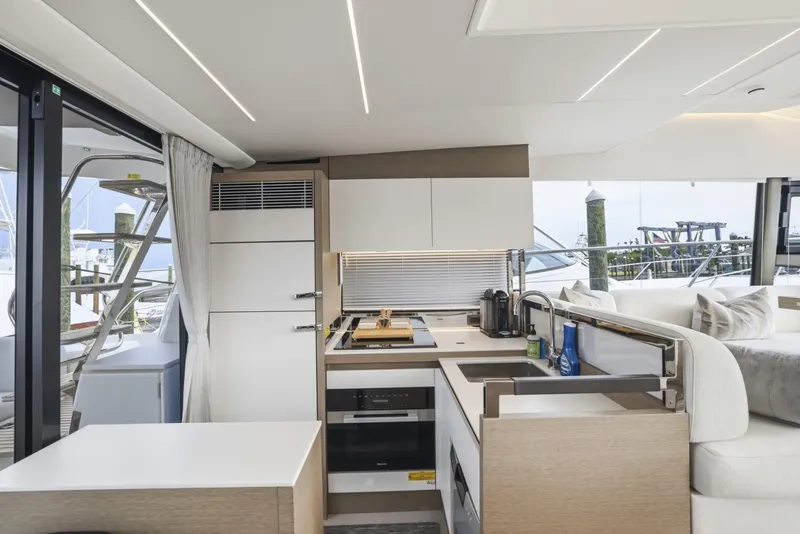 Slide: The Image of Prestige 520 Fly 2023 - 7155482