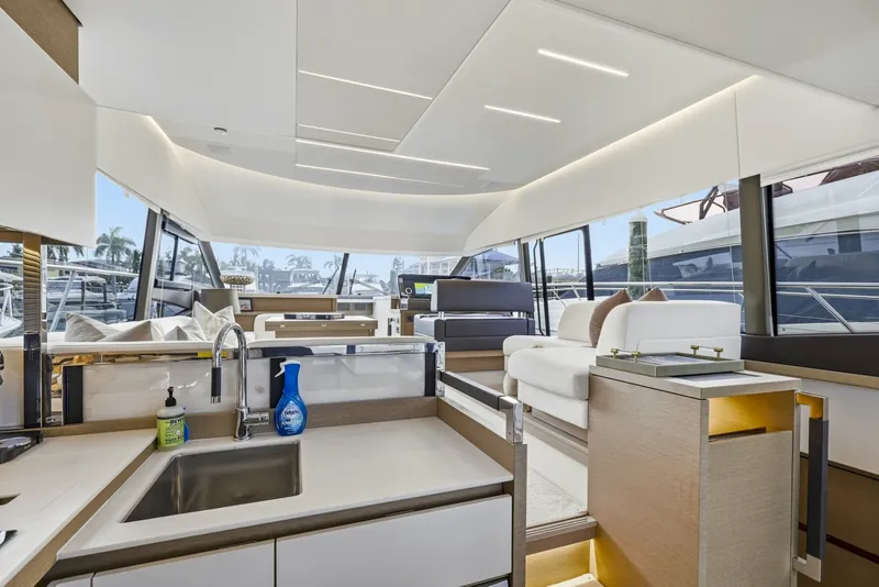 Slide: The Image of Prestige 520 Fly 2023 - 7155487