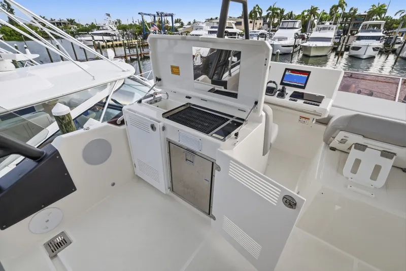 Slide: The Image of Prestige 520 Fly 2023 - 7155443