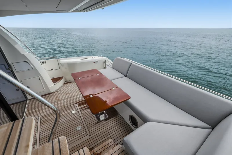 Slide: The Image of Prestige 520 Fly 2023 - 7155457