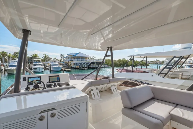Slide: The Image of Prestige 520 Fly 2023 - 7155445