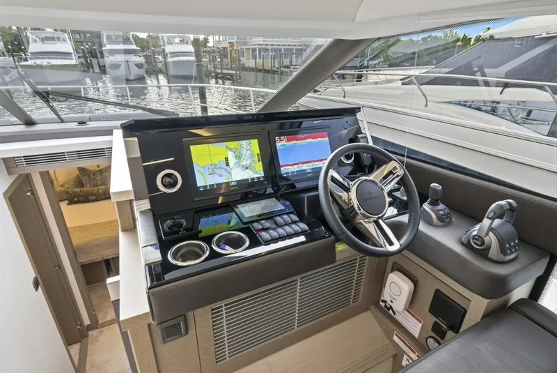 Slide: The Image of Prestige 520 Fly 2023 - 7155480