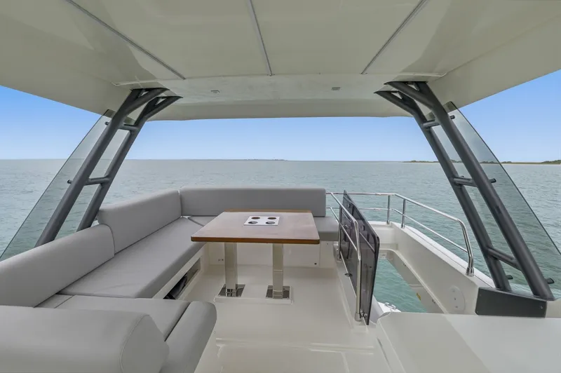 Slide: The Image of Prestige 520 Fly 2023 - 7155466
