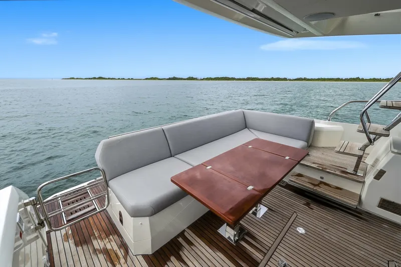 Slide: The Image of Prestige 520 Fly 2023 - 7155459