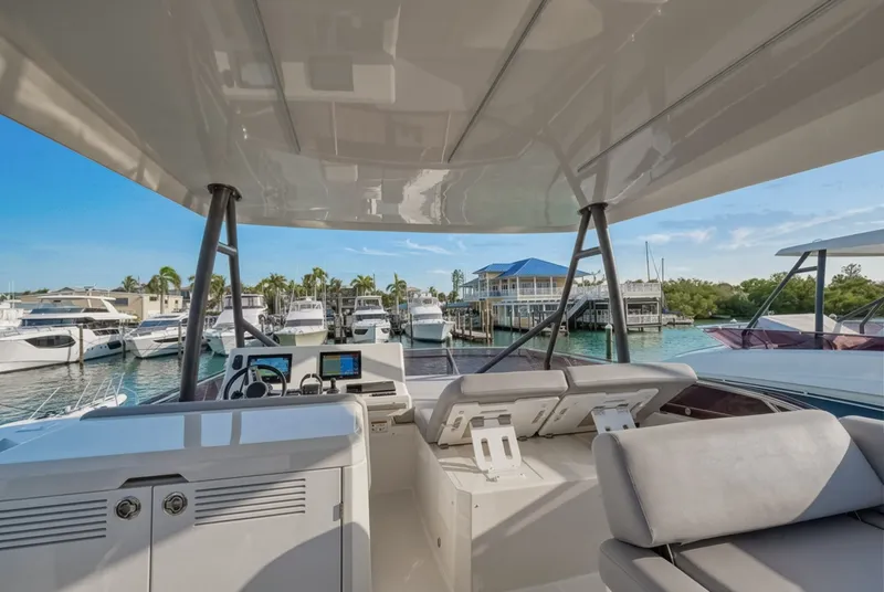 Slide: The Image of Prestige 520 Fly 2023 - 7155439