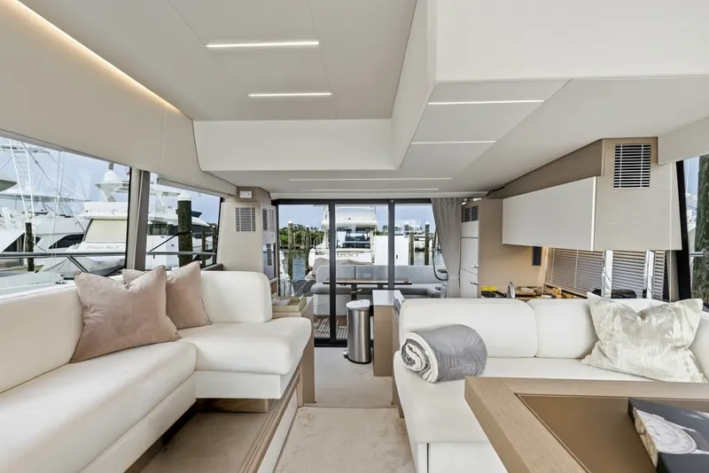 Slide: The Image of Prestige 520 Fly 2023 - 7155488