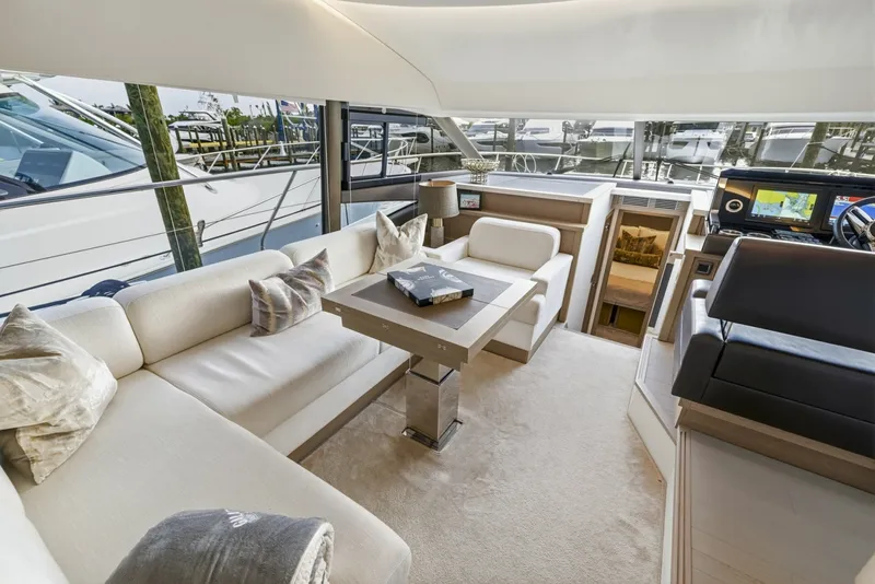 Slide: The Image of Prestige 520 Fly 2023 - 7155478