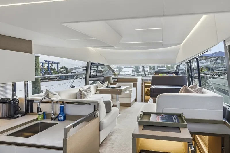 Slide: The Image of Prestige 520 Fly 2023 - 7155477