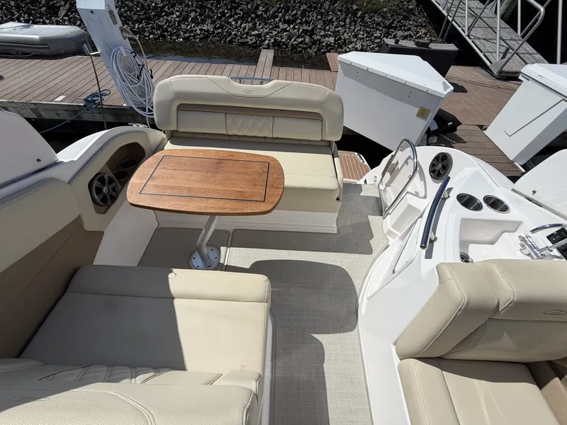 Slide: The Image of Regal 28 Express 2020 - 7155519