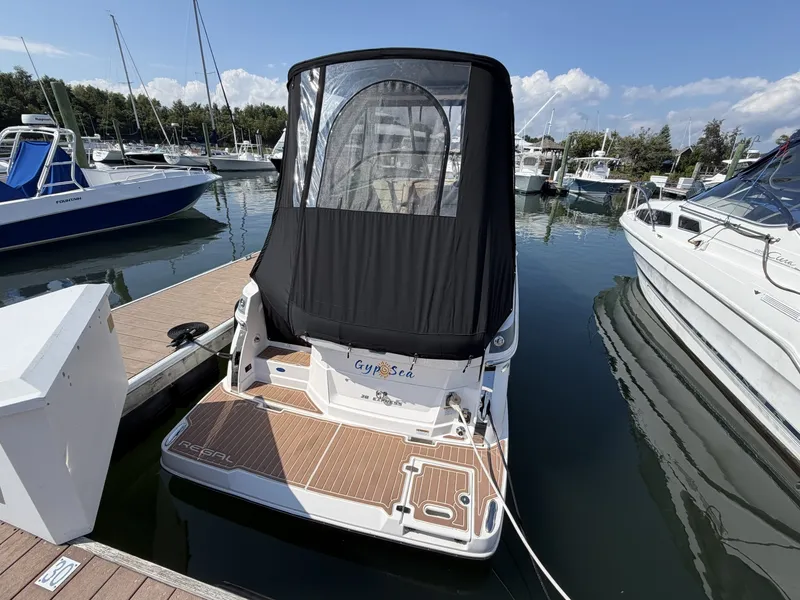 Slide: The Image of Regal 28 Express 2020 - 7460073