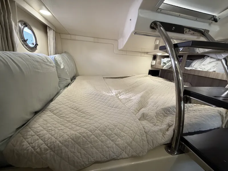 Slide: The Image of Regal 28 Express 2020 - 7461053