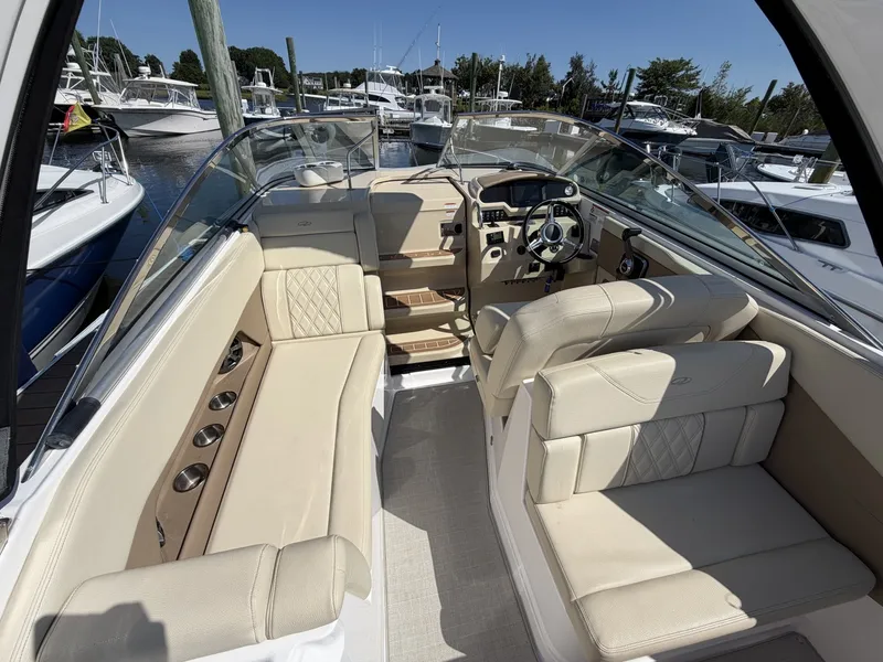 Slide: The Image of Regal 28 Express 2020 - 7155518