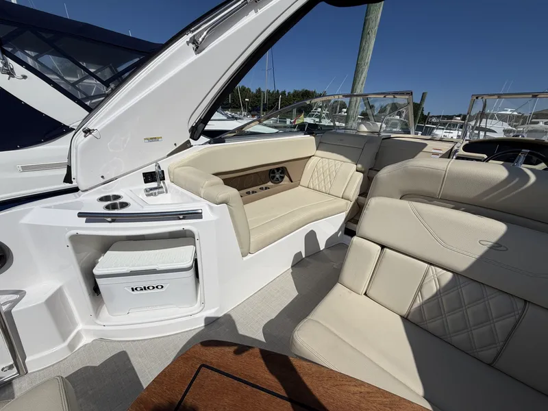 Slide: The Image of Regal 28 Express 2020 - 7155520