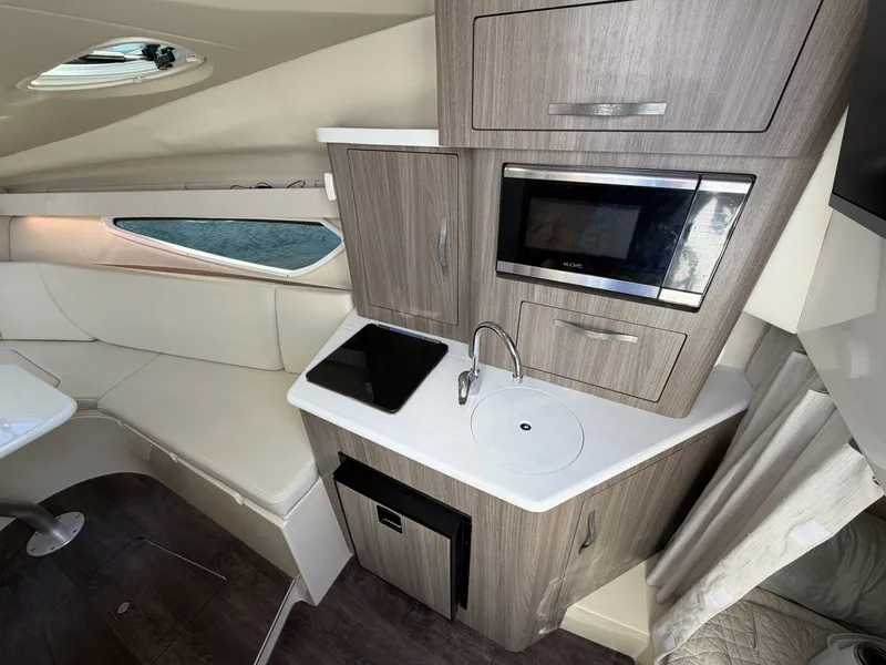 Slide: The Image of Regal 28 Express 2020 - 7155532