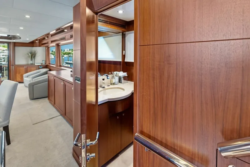 Slide: The Image of Ocean Alexander 90 Skylounge 2012 - 7156356