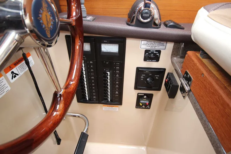 Slide: The Image of Ranger Tug R-27 2015 - 7404969