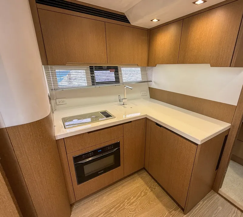 Slide: The Image of Galeon 48 2019 - 7155931