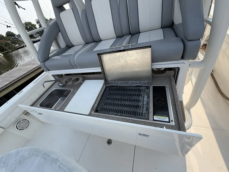 Slide: The Image of Regulator Marine 41 2019 - 7156174