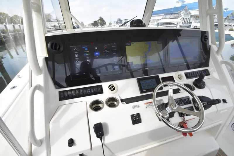Slide: The Image of Regulator Marine 41 2019 - 7156208